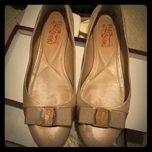 Salvatore Farragamo Logo Bow Ballet Flats--Varina